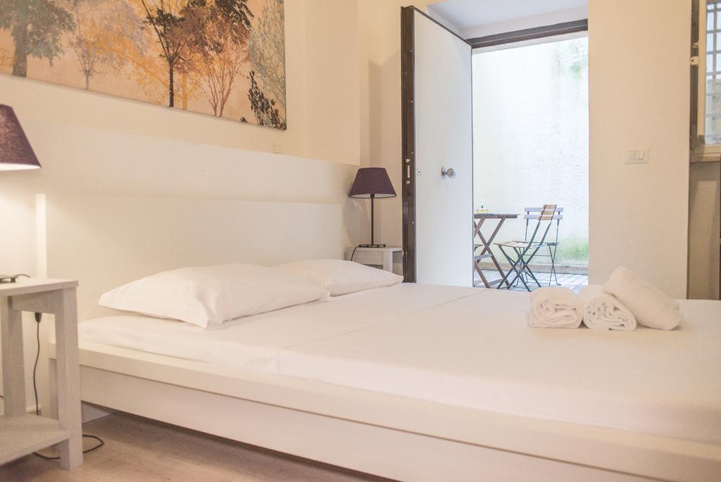 B&B Santi Quattro Al Colosseo Rom Eksteriør billede
