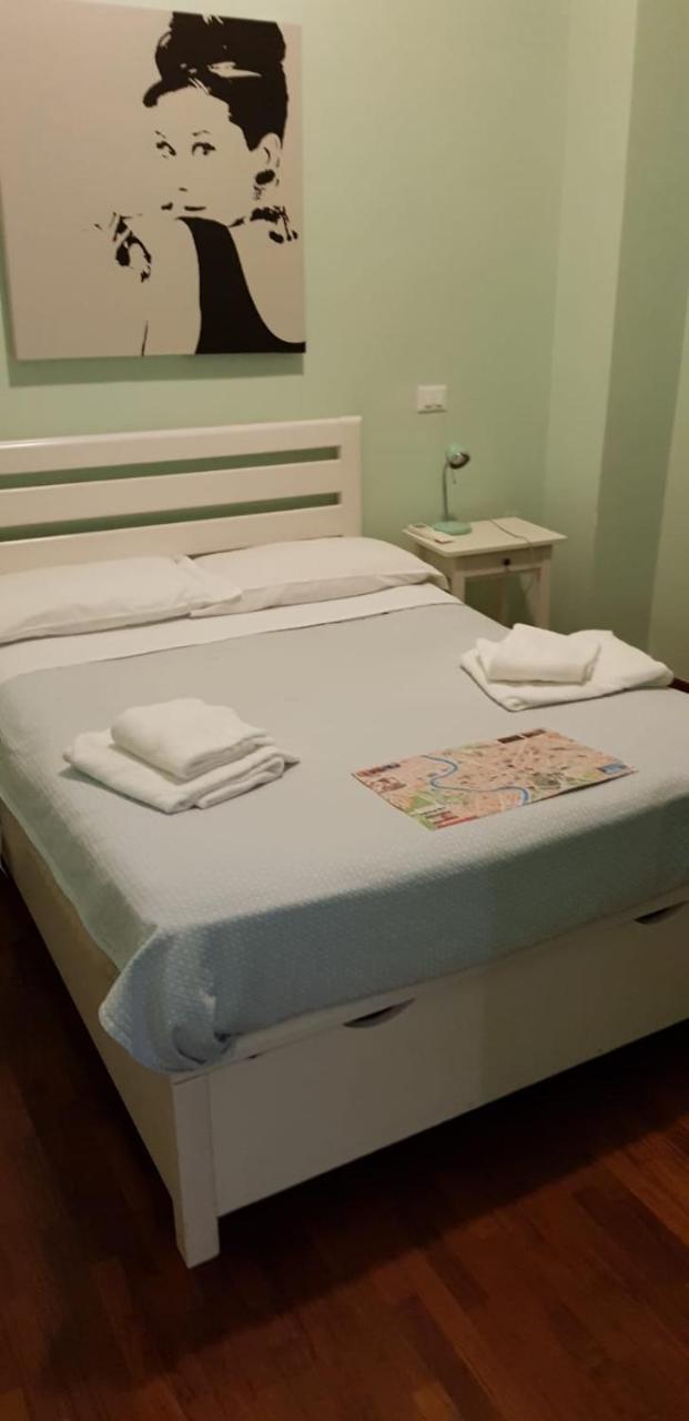 B&B Santi Quattro Al Colosseo Rom Eksteriør billede